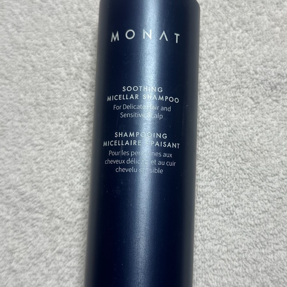 Black Hydrating Shampoo for Luxurious Hair